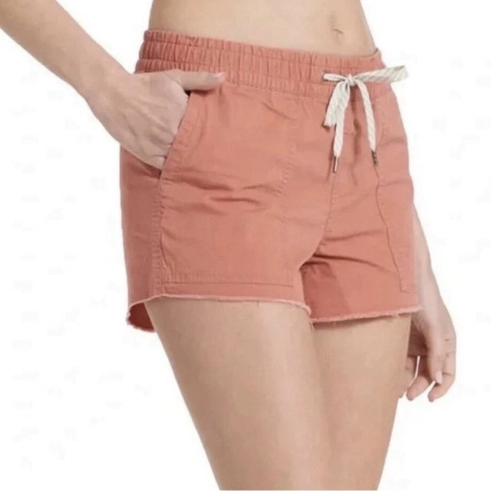 Vuori Women's Vintage Ripstop Shorts with Raw Hemline in Cinnamon Size XLarge